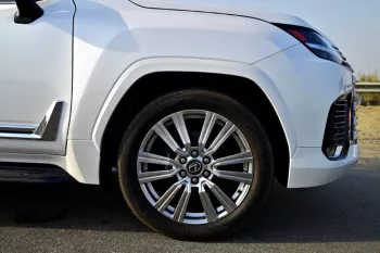 LEXUS LX600 VIP V6 3.5L PETROL 4-SEATER 2024 MODEL YEAR WHITE COLOR