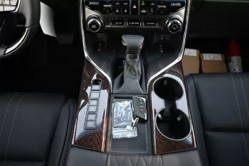 LEXUS LX600 VIP V6 3.5L PETROL 4-SEATER 2024 MODEL YEAR WHITE COLOR
