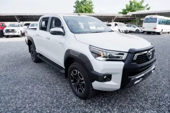 TOYOTA HILUX 2.8L DIESEL DOUBLE CAB 4 X 4 HIGH SPECS 2024 MODEL YEAR