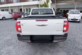 TOYOTA HILUX 2.8L DIESEL DOUBLE CAB 4 X 4 HIGH SPECS 2024 MODEL YEAR