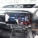 TOYOTA HILUX 2.8L DIESEL DOUBLE CAB 4 X 4 HIGH SPECS 2024 MODEL YEAR - Thumbnail 10