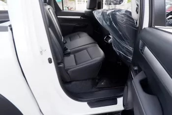 TOYOTA HILUX 2.8L DIESEL DOUBLE CAB 4 X 4 HIGH SPECS 2024 MODEL YEAR