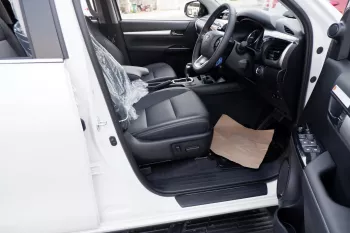 TOYOTA HILUX 2.8L DIESEL DOUBLE CAB 4 X 4 HIGH SPECS 2024 MODEL YEAR
