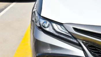 Toyota Camry SE V6 3.5L FWD 2022