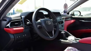 Toyota Camry SE V6 3.5L FWD 2022