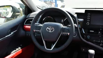 Toyota Camry SE V6 3.5L FWD 2022