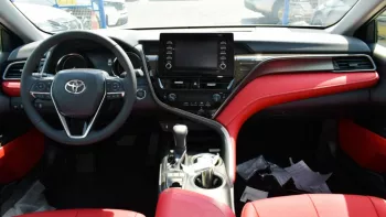 Toyota Camry SE V6 3.5L FWD 2022