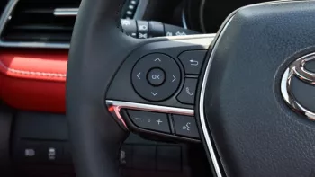 Toyota Camry SE V6 3.5L FWD 2022
