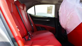 Toyota Camry SE V6 3.5L FWD 2022