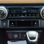 Toyota Rav 4 2022 FWD Hybrid - Thumbnail 16
