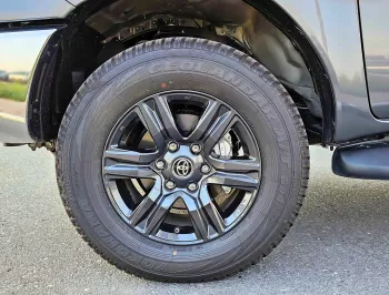 TOYOTA HILUX 2.7L PETROL 4WD 2024 MODEL YEAR GREY COLOR