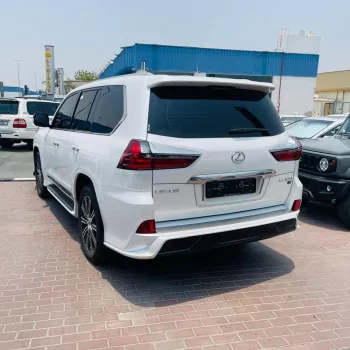 LEXUS LX570s 5.7L PETROL V8 2021 MODEL YEAR WARRANTY FROM ALFUTTAIM