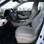Toyota Highlander Limited Hybrid 2.5L A/T 2024 Model Year White Color - Thumbnail 10