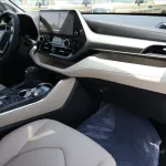 Toyota Highlander Limited Hybrid 2.5L A/T 2024 Model Year White Color - Thumbnail 22