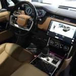 Range Rover Vogue 4.4L 8Cyl 2023 - Thumbnail 11