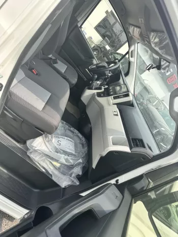 TOYOTA HIACE 3.5L PETROL 6 SEAT CARGO FWD 2026 MODEL YEAR