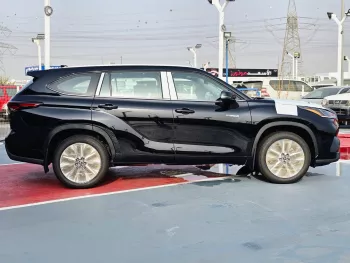 Toyota Highlander Limited Hybrid 2.5L A/T AWD 2024 Model Year Black Color