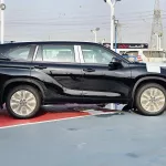 Toyota Highlander Limited Hybrid 2.5L A/T AWD 2024 Model Year Black Color - Thumbnail 3