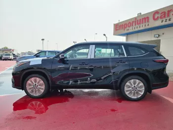 Toyota Highlander Limited Hybrid 2.5L A/T AWD 2024 Model Year Black Color