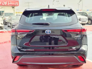 Toyota Highlander Limited Hybrid 2.5L A/T AWD 2024 Model Year Black Color