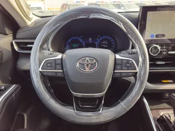 Toyota Highlander Limited Hybrid 2.5L A/T AWD 2024 Model Year Black Color