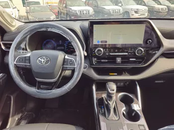Toyota Highlander Limited Hybrid 2.5L A/T AWD 2024 Model Year Black Color