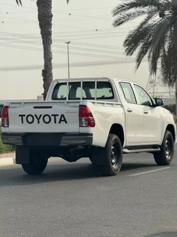 TOYOTA HILUX 2.4L DIESEL DOUBLE CABIN COMFORT PLUS 2024 MODEL YEAR