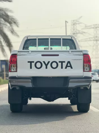 TOYOTA HILUX 2.4L DIESEL DOUBLE CABIN COMFORT PLUS 2024 MODEL YEAR