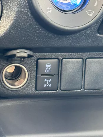 TOYOTA HILUX 2.4L DIESEL DOUBLE CABIN COMFORT PLUS 2024 MODEL YEAR