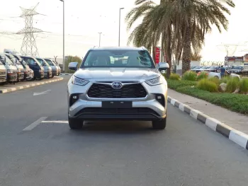 Toyota Highlander Limited Hybrid 2.5L 2024 Model Year Silver Color