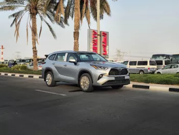 Toyota Highlander Limited Hybrid 2.5L 2024 Model Year Silver Color