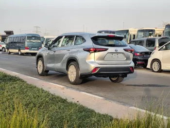 Toyota Highlander Limited Hybrid 2.5L 2024 Model Year Silver Color