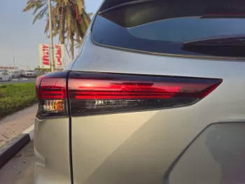 Toyota Highlander Limited Hybrid 2.5L 2024 Model Year Silver Color