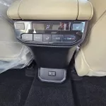 Toyota Highlander Limited Hybrid 2.5L 2024 Model Year Silver Color - Thumbnail 11