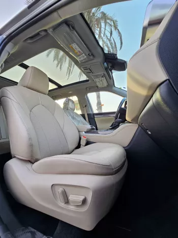 Toyota Highlander Limited Hybrid 2.5L 2024 Model Year Silver Color