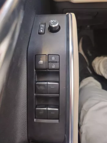 Toyota Highlander Limited Hybrid 2.5L 2024 Model Year Silver Color