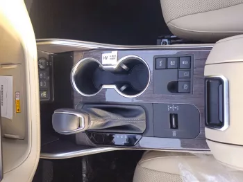 Toyota Highlander Limited Hybrid 2.5L 2024 Model Year Silver Color