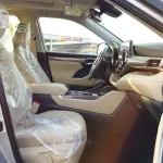 Toyota Highlander Limited Hybrid 2.5L 2024 Model Year Silver Color - Thumbnail 29