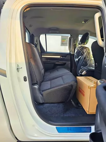 TOYOTA HILUX 2.7L PETROL 4WD 2024 MODEL YEAR WHITE COLOR
