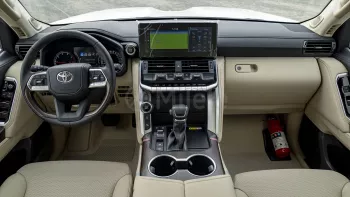 TOYOTA LAND CRUISER LC300 VX 3.3L DIESEL 2024 MODEL YEAR WHITE COLOR