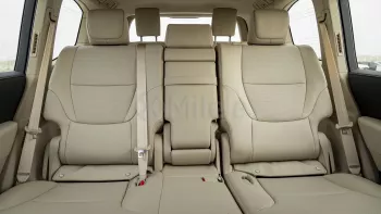 TOYOTA LAND CRUISER LC300 VX 3.3L DIESEL 2024 MODEL YEAR WHITE COLOR