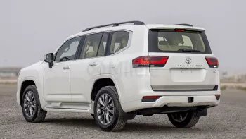 TOYOTA LAND CRUISER LC300 VX 3.3L DIESEL 2024 MODEL YEAR WHITE COLOR