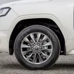 TOYOTA LAND CRUISER LC300 VX 3.3L DIESEL 2024 MODEL YEAR WHITE COLOR - Thumbnail 21