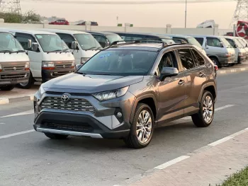TOYOTA RAV4 XLE PREMUIM 2.4L PETROL 2019 MODEL YEAR WITH 360 CAMERA