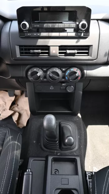 MITSUBISHI L200 2.4L HIGH LINE PETROL 4X4 GLX MT 2024 MODEL YEAR