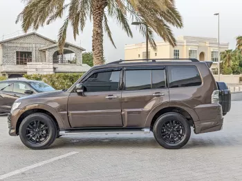 MITSUBISHI PAJERO 3.6L PETROL V6 GCC SPECS 2017 MODEL YEAR