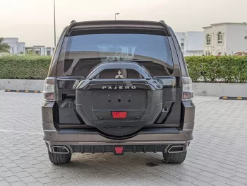 MITSUBISHI PAJERO 3.6L PETROL V6 GCC SPECS 2017 MODEL YEAR