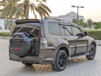 MITSUBISHI PAJERO 3.6L PETROL V6 GCC SPECS 2017 MODEL YEAR