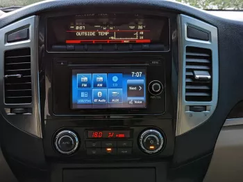 MITSUBISHI PAJERO 3.6L PETROL V6 GCC SPECS 2017 MODEL YEAR