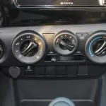 TOYOTA HILUX 2.4L DIESEL DOUBLE CAB 4WD DLX-E MANUAL 2024 MODEL YEAR - Thumbnail 14